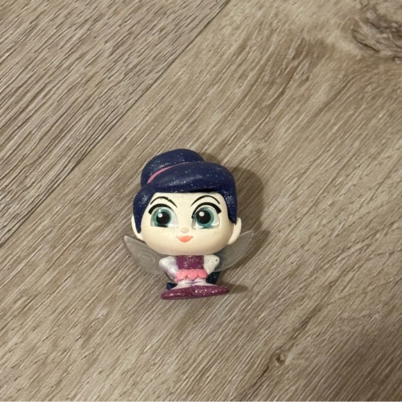 Disney Doorables Series 8 Pixie Hollow Vidia Fairy Figurine (Ultra Rare) - Picture 2 of 4